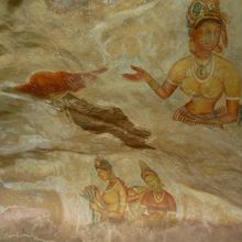 真ん中より奥の絵