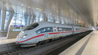 ベルリン、ミュンヘン、ケルンなどへICEで直結