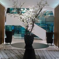 ロビーの造花