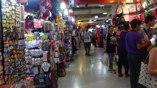 賑やかなお祭りみたいなのが好きな人にはお奨め。