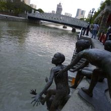 いまにもとびこみそう。