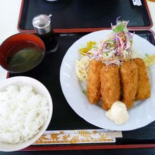 白身魚フライ定食、８００円
