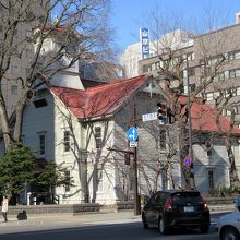 「大通り公園」から徒歩で「札幌市時計台」へ向かいました