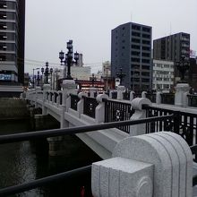 美しい橋です。