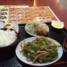 夜も定食があります