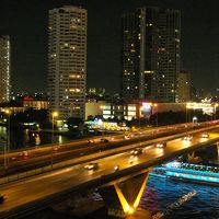同じくバルコニーから反対側の夜景