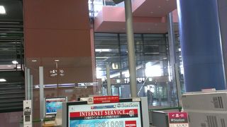 出国手続きに時間のかかる空港