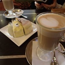 サービスのケーキ