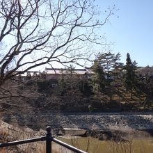 上にある建物が奈良ホテル