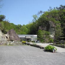 入口はこんな感じ