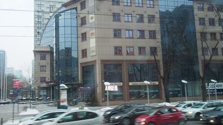 ワルシャワを東西に走る幹線道路