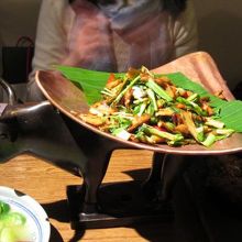 牛肝菌（ヤマドリダケ）の炒めもの。