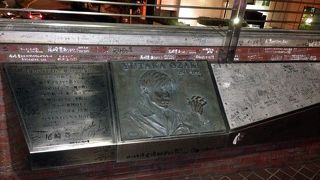 尾崎豊のレリーフ