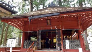 幸福を招く神様が祀られています