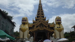 大きくて金ぴか！！