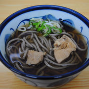 蕎麦屋が経営する駅そば