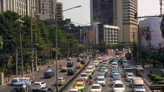 バンコクの起点のような駅です。