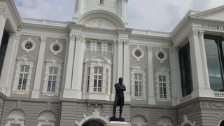 イギリス統治時代に建てられた建物。