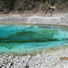 長海の標高が3103mに対して五彩池は3010mだそうです。