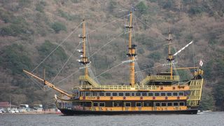 スワンボートに乗れば違った景色が見られる