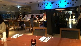 ランチビュッフェは９０分制、ディナービュッフェは１１０分制