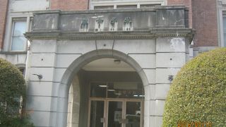 昭和5年に建てられた旧市役所です。