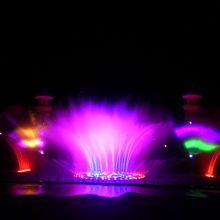 夜の噴水ショー