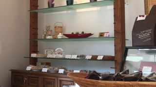 南光坊前のスイスのお菓子のお店