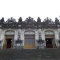 100年前の皇帝のセメント造りの廟
