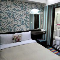 ダブル部屋(ベッド側)