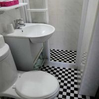 トイレとシャワー