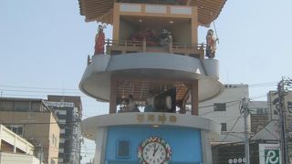 浜田駅前広場にあります。