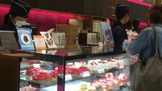 デザイン性のあるホールケーキ