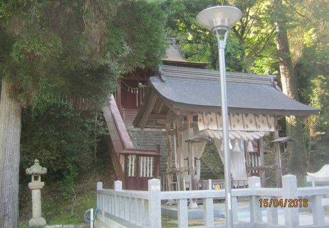 8世紀から信仰されて歴史ある場所です。