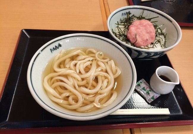 本場讃岐うどん たもん庵 サンチカ店