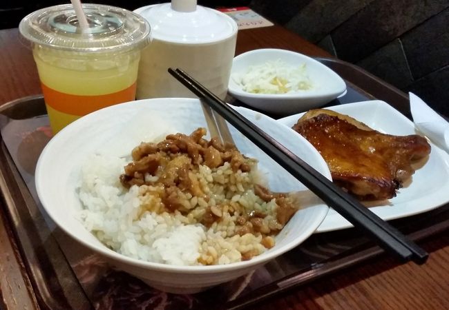 定食メニューがお得な台湾系のお店。