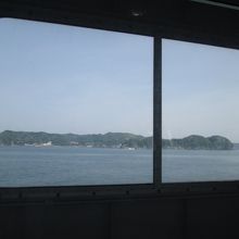 船内からの答志島です。