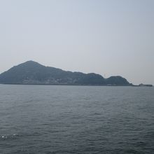 フェリーから神島です。