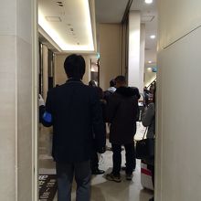 エレベーターホールもこの混雑