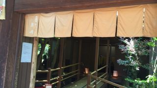 外観も庭もステキ