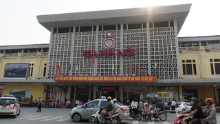 ひっそりとした駅