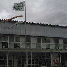 校旗がはためいています