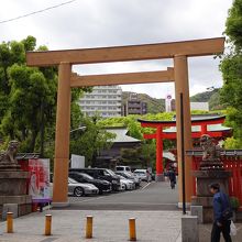 生田ロードを通りつきあたりが生田神社です
