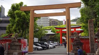 生田神社に続く参道