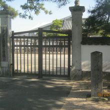校門から南門までは入れました。