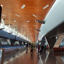 ターミナルビル内の通路