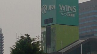 グレードの高いレースのときは人でごった返す