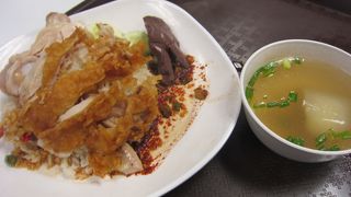 空港内のタイフードコート・マジックフードポイント