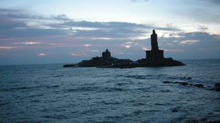 岬の先端にある二つの岩