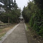 野島崎灯台の前の神社
